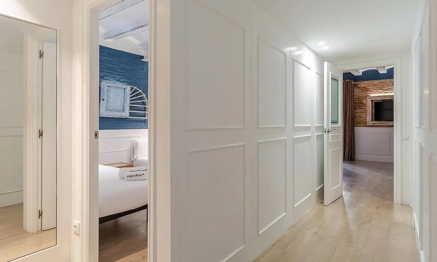 Enjoybcn Colon Apartments Barcelona