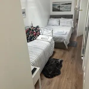 https://cosy-studio-apartment-flat-in-london.cambridgehotelsuk.com