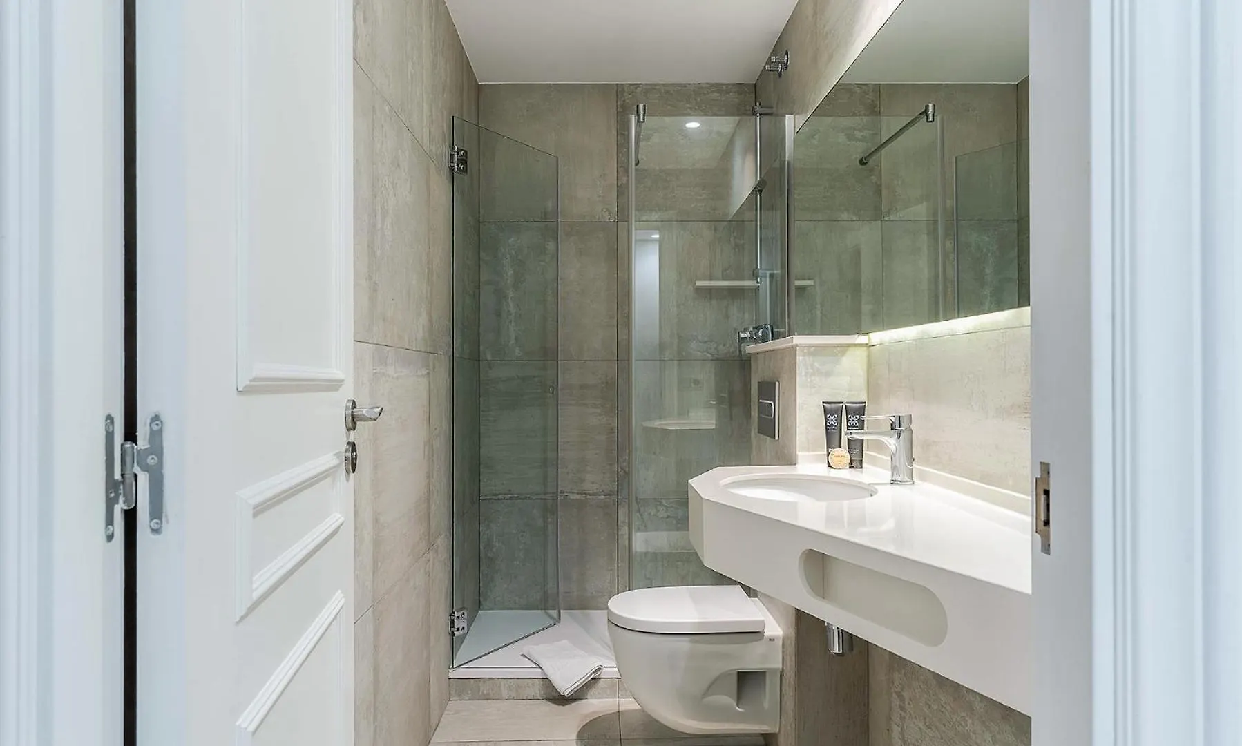 Enjoybcn Colon Apartments Barcelona Spanje